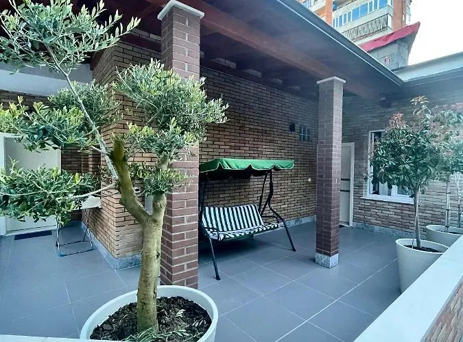 E&A Apartments Guesthouse