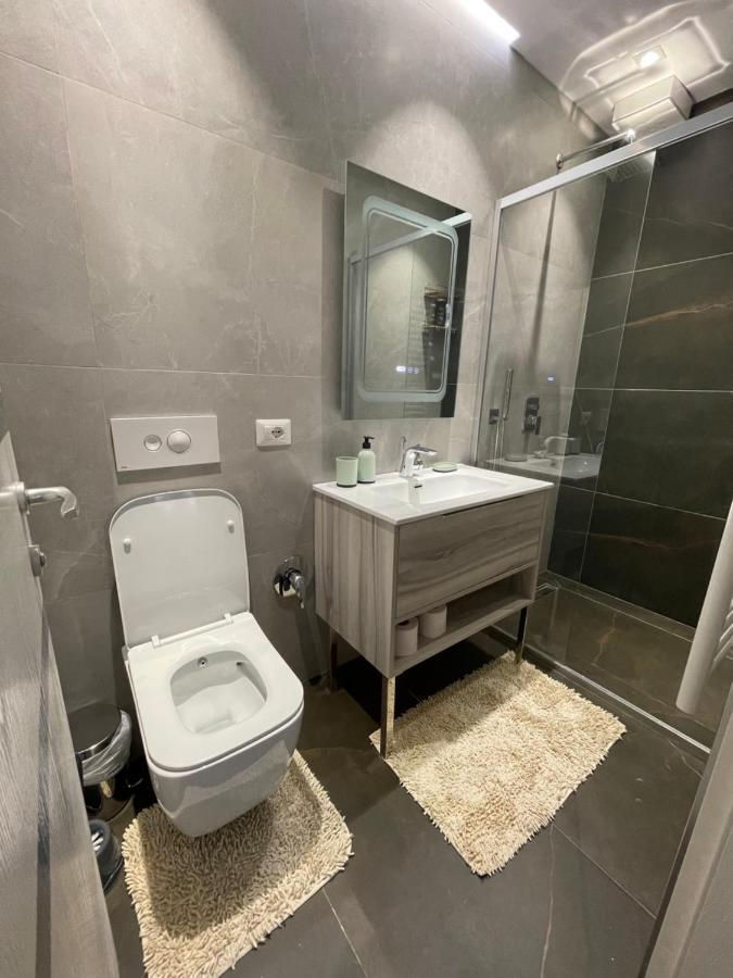 Apartment E&a